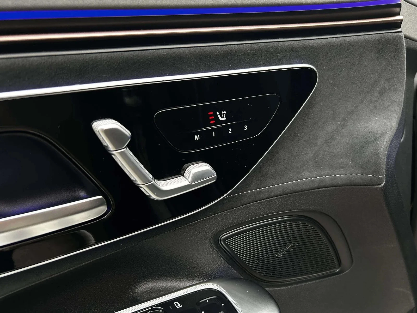 Mercedes-Benz-EQE-image-12