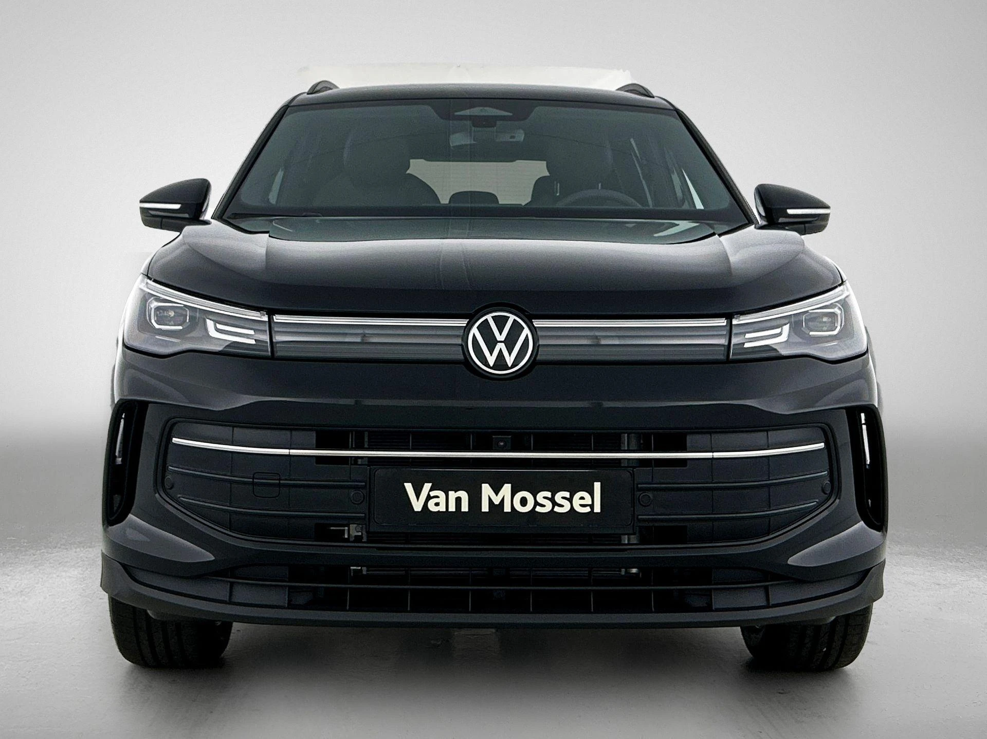 Volkswagen-Tiguan-image-4