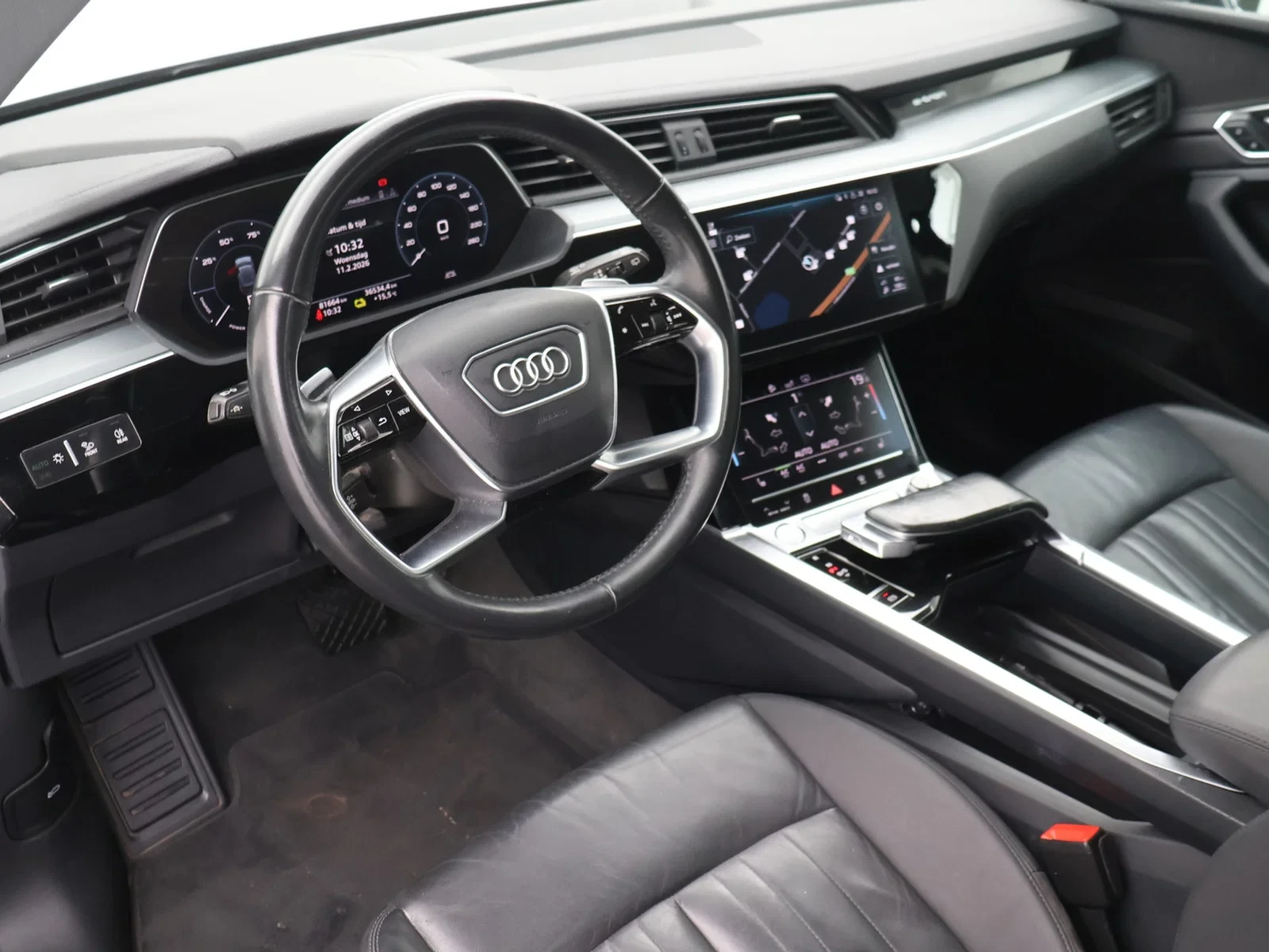Audi e-tron Audi e-tron 50 QUATTRO 313PK *AUTOMAAT*360° CAMERA*TREKHAAK*LEDER*NAVI*CRUISE*APP*CONNECT*...*