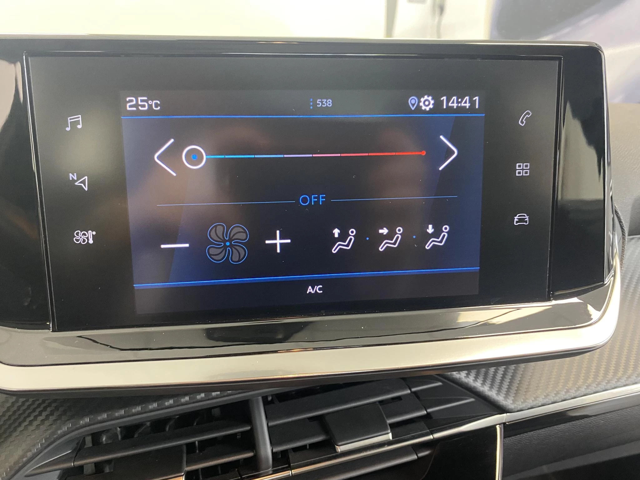 Peugeot-208-image-18