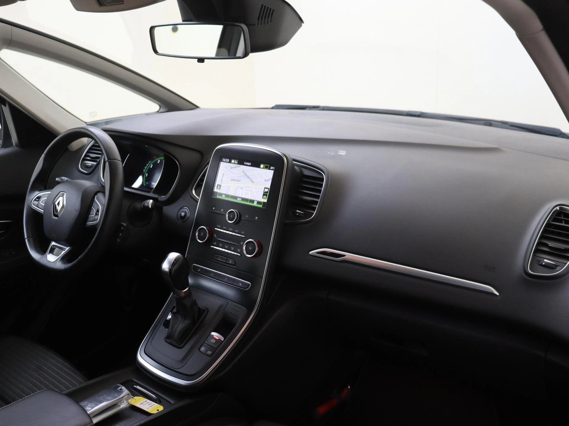 Renault-Grand Scénic-image-4