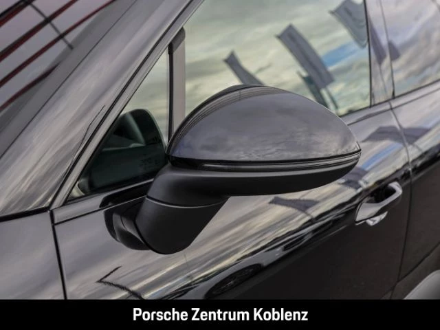 Porsche Macan 4 -