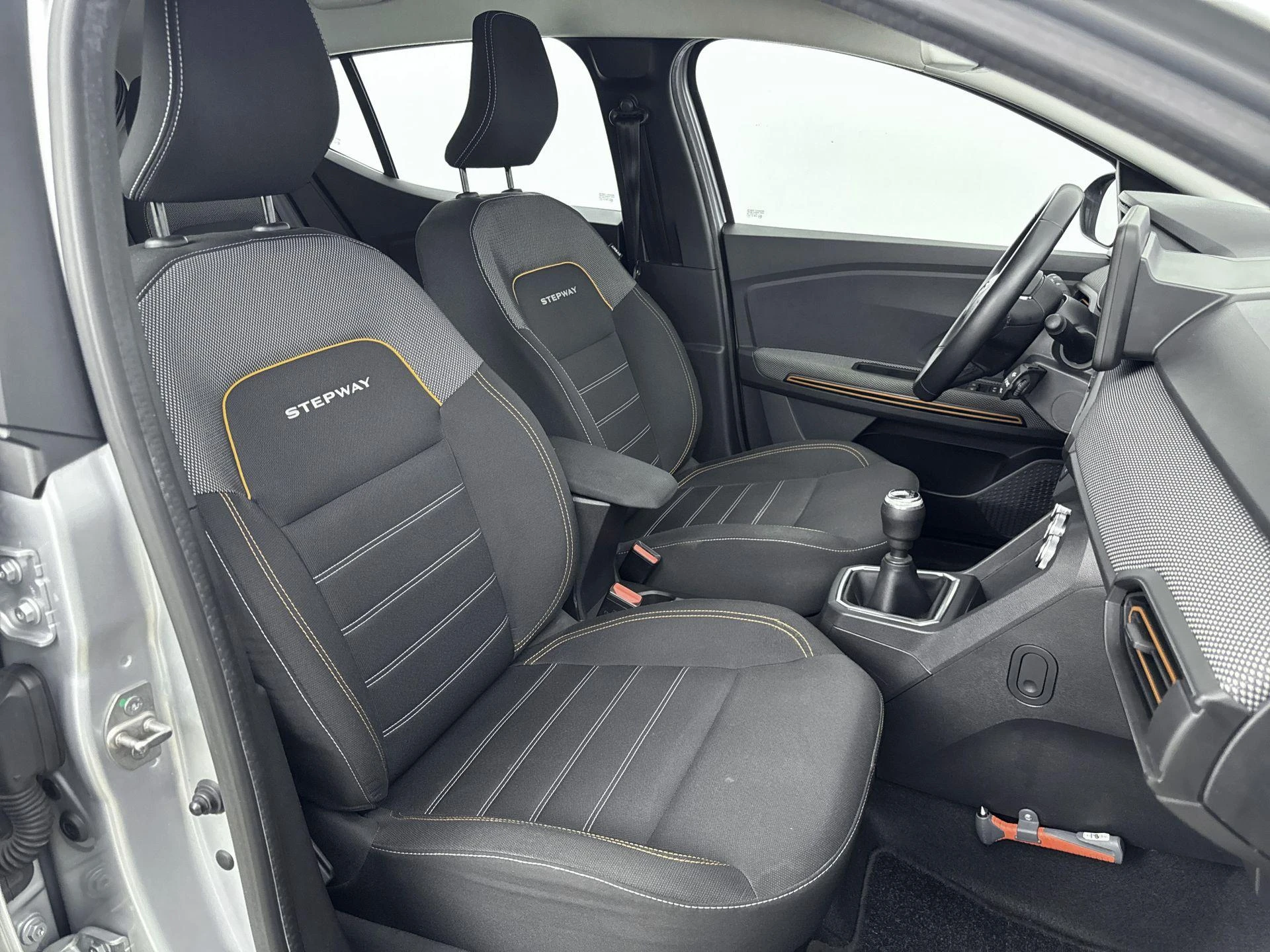 Dacia-Sandero Stepway-image-23