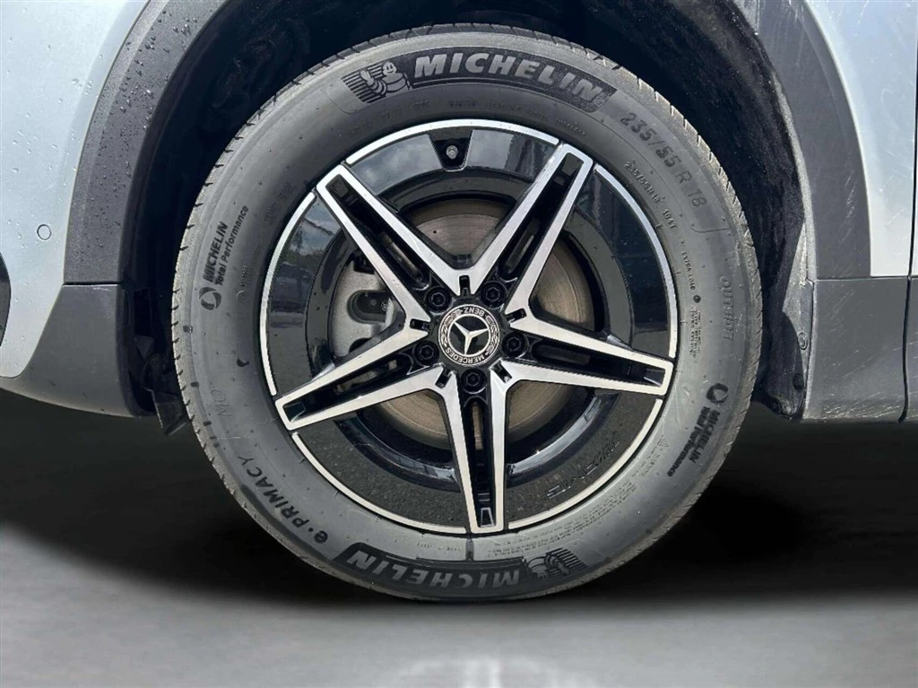 Mercedes-Benz-EQB-image-8