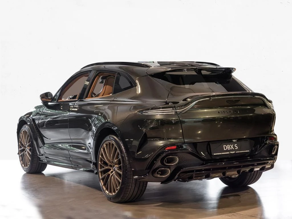 Aston Martin-DBX-image-3