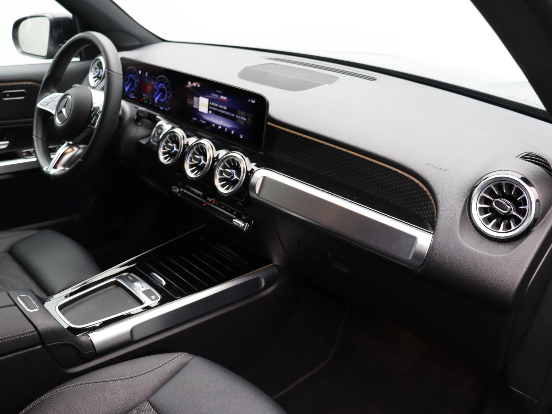 Mercedes-Benz EQB 250+ Luxury Line + 7 ZITPLAATSEN + CARPLAY +