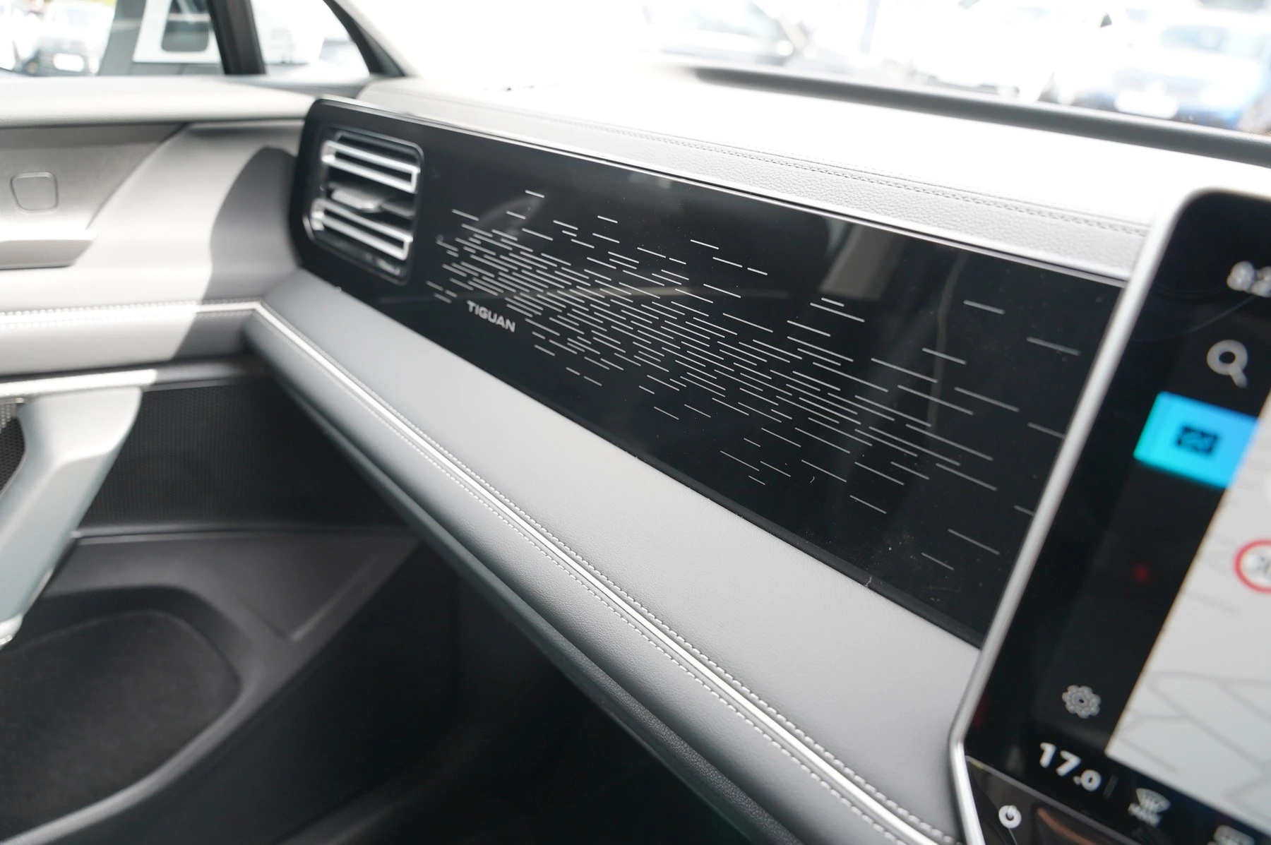 Volkswagen-Tiguan-image-28