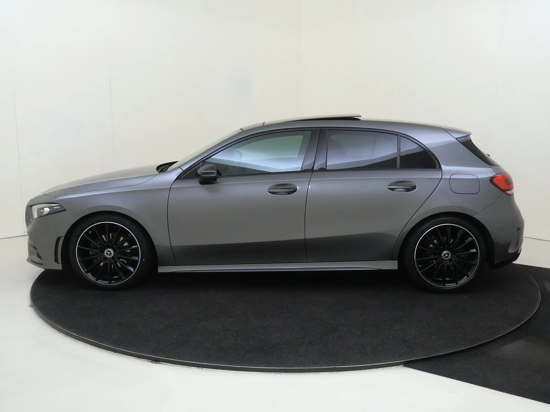 Mercedes-Benz A-Klasse 180 Business Solution AMG