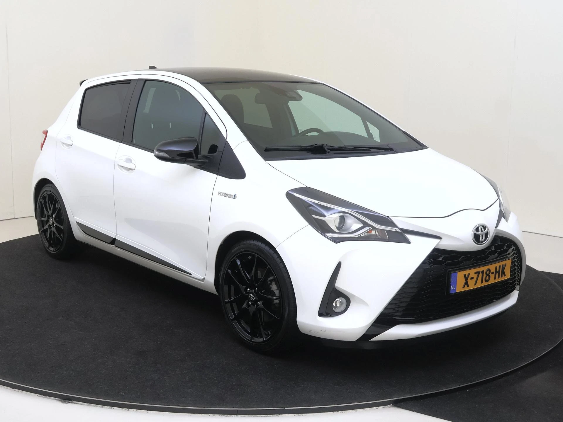Toyota-Yaris-image-1