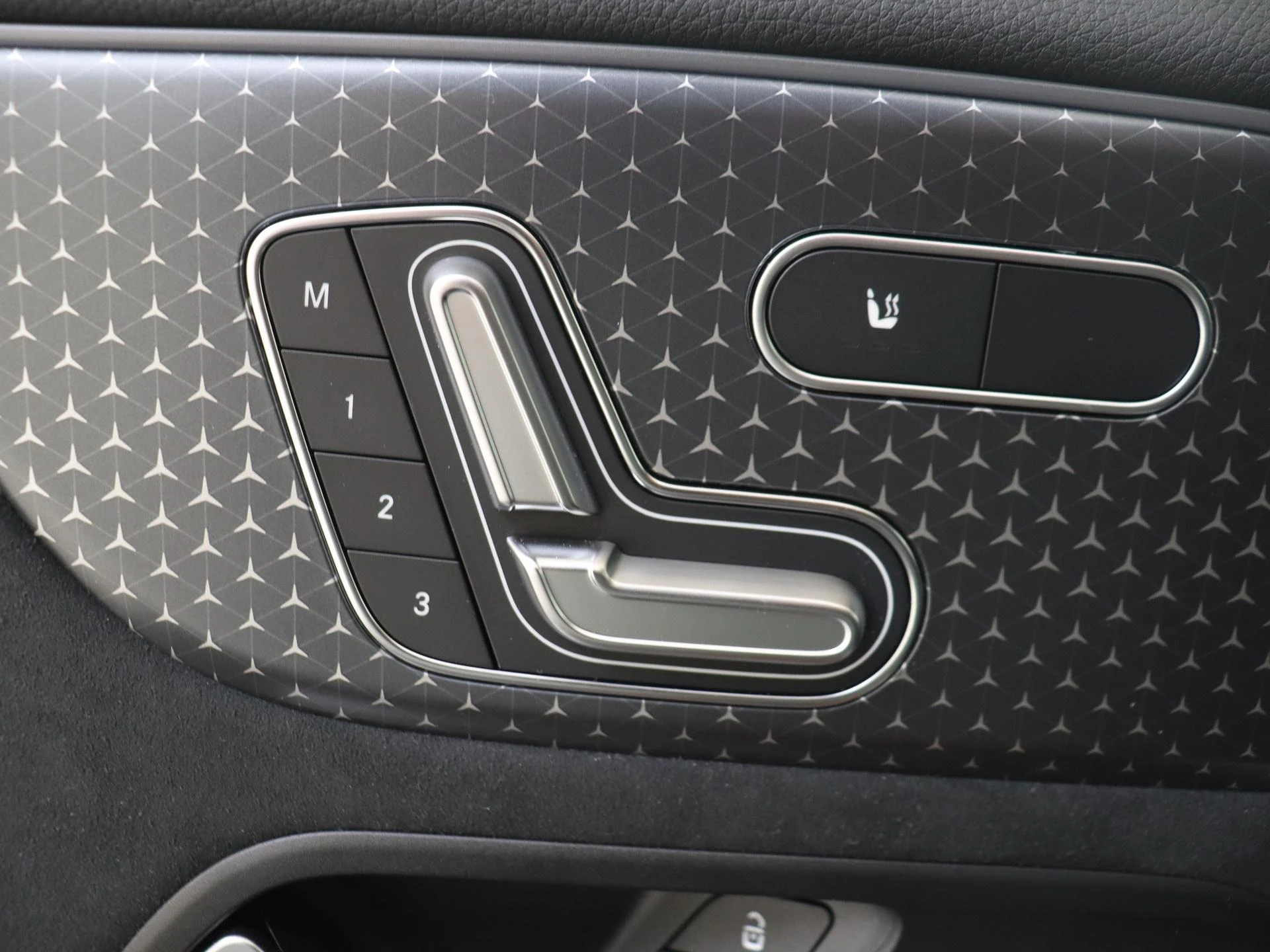 Mercedes-Benz-EQA-image-26