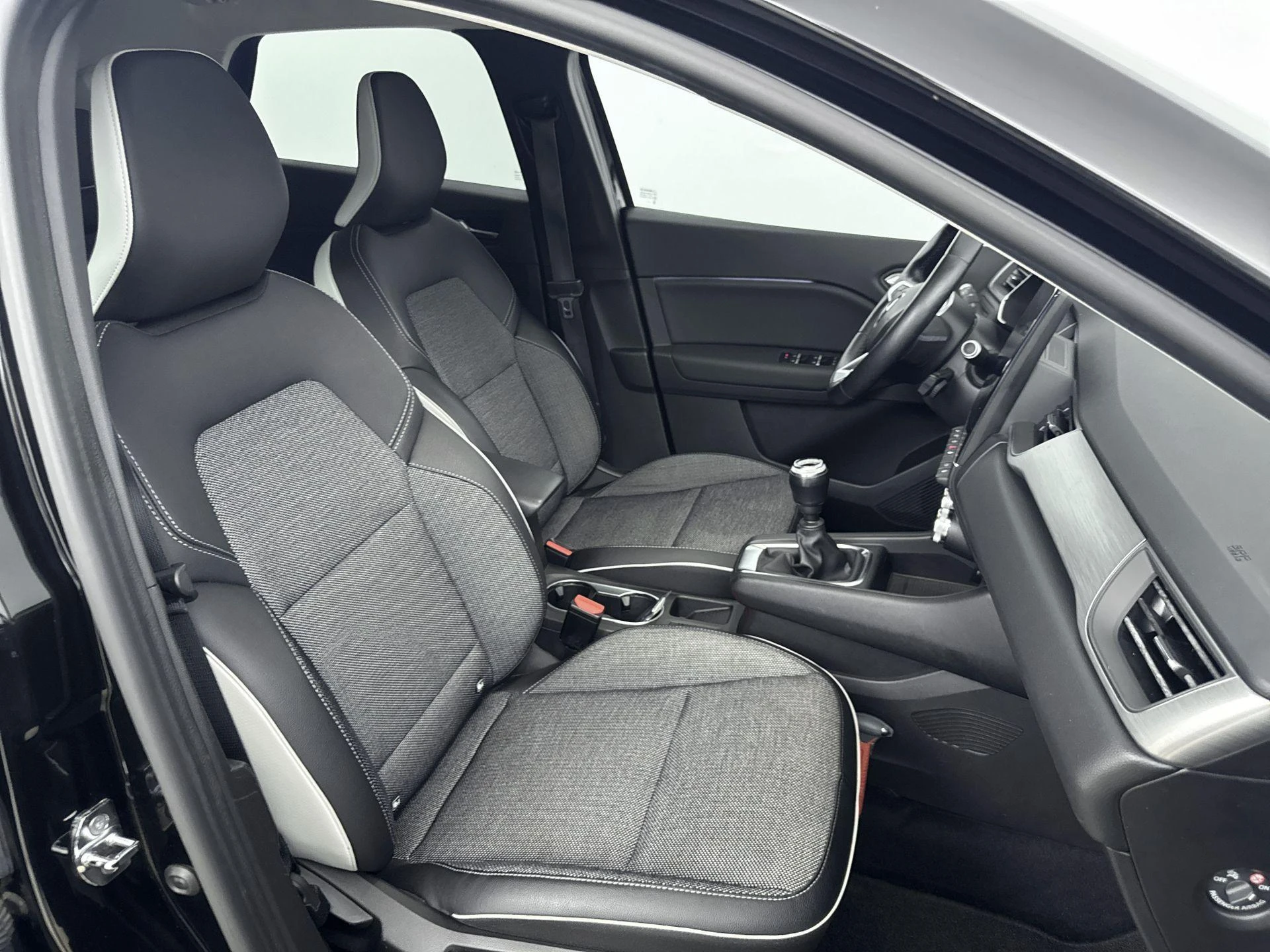 Renault-Captur-image-21