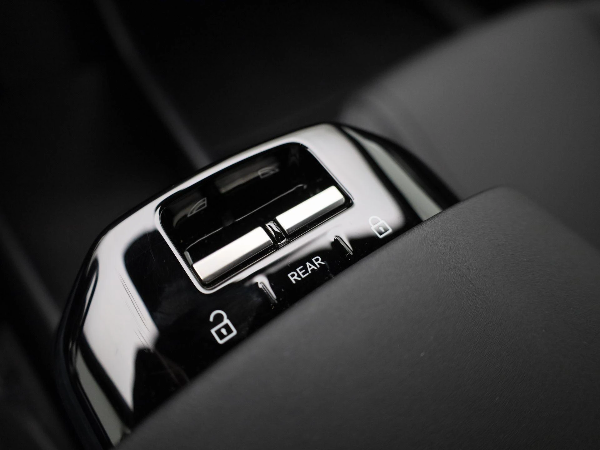 Volvo-EX30-image-27