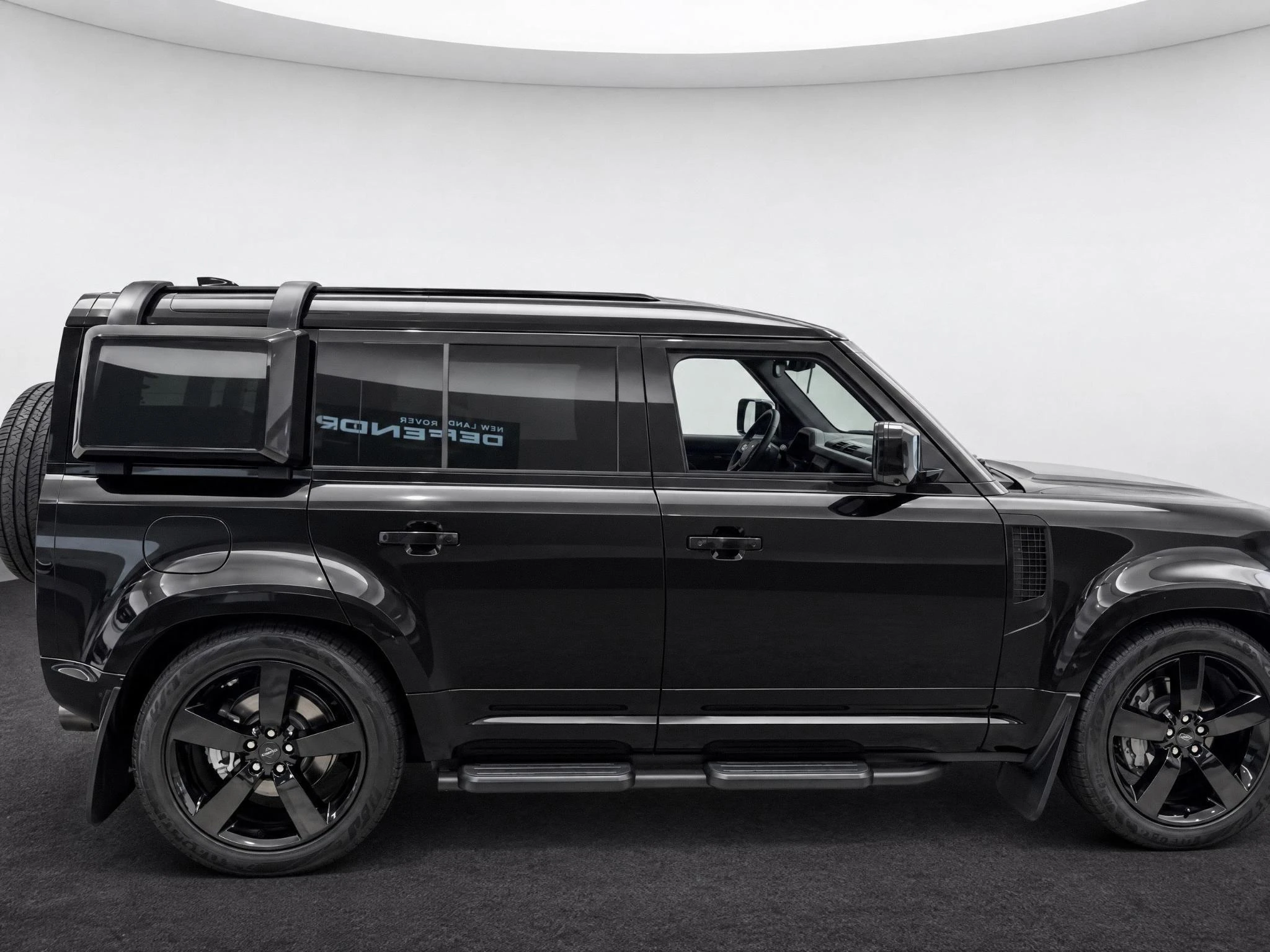 Land Rover-Defender-image-4