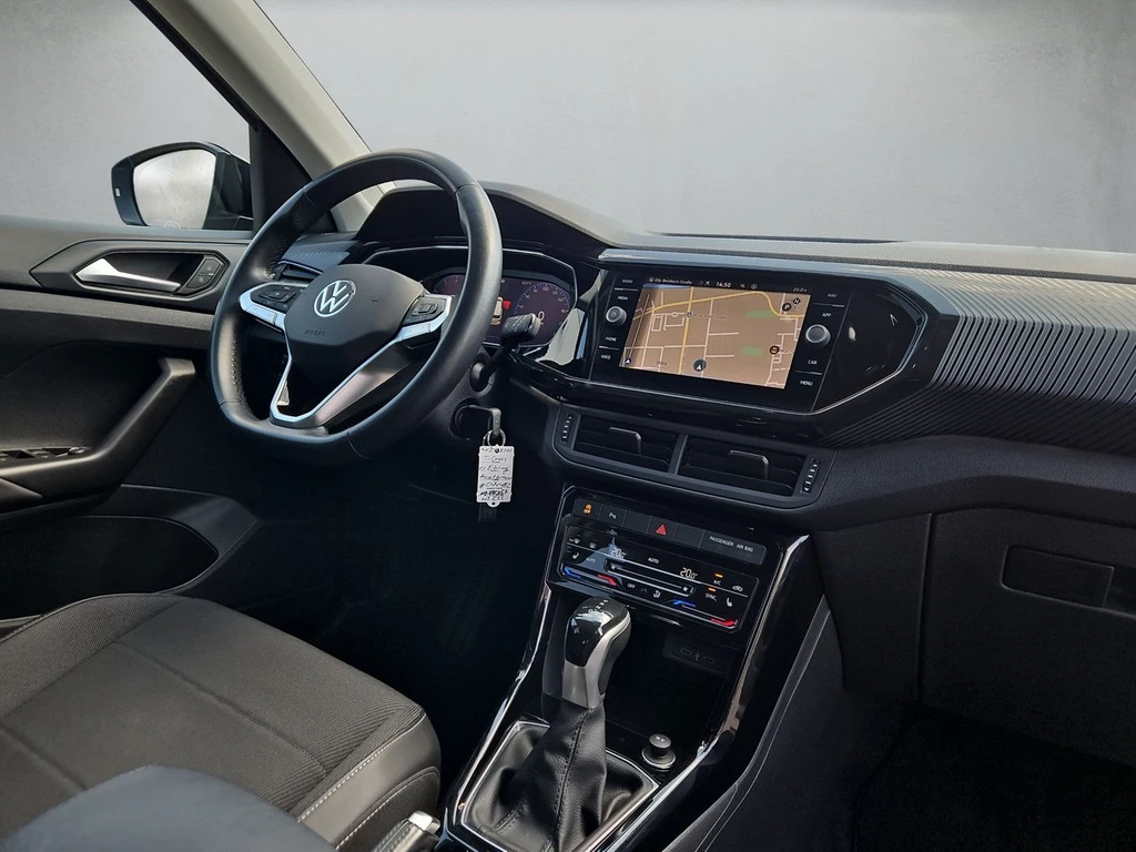 Volkswagen-T-Cross-image-6