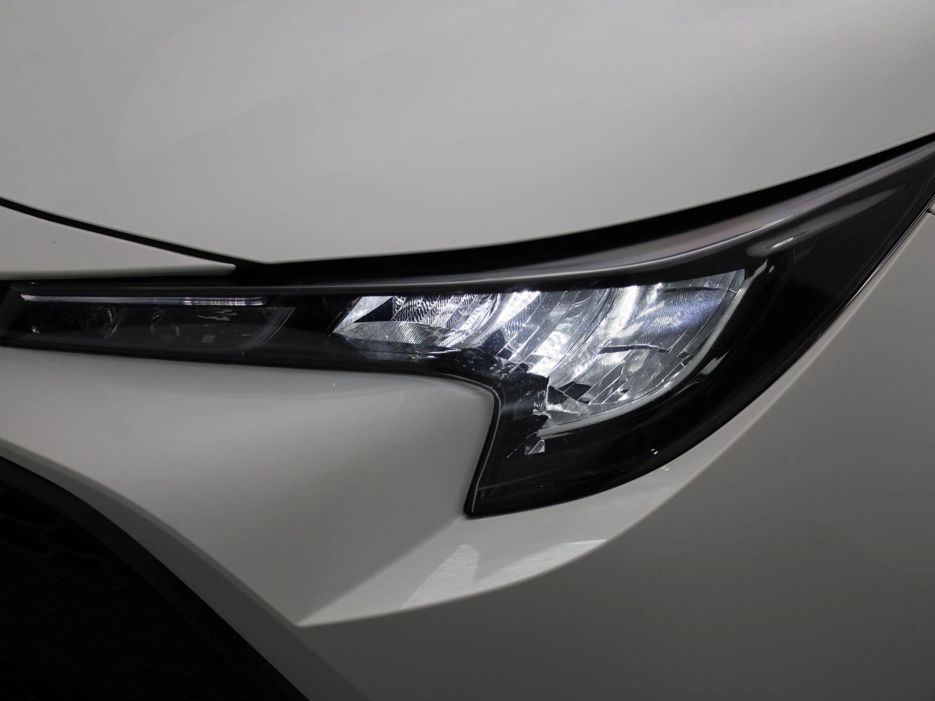 Toyota-Corolla Touring Sports-image-13