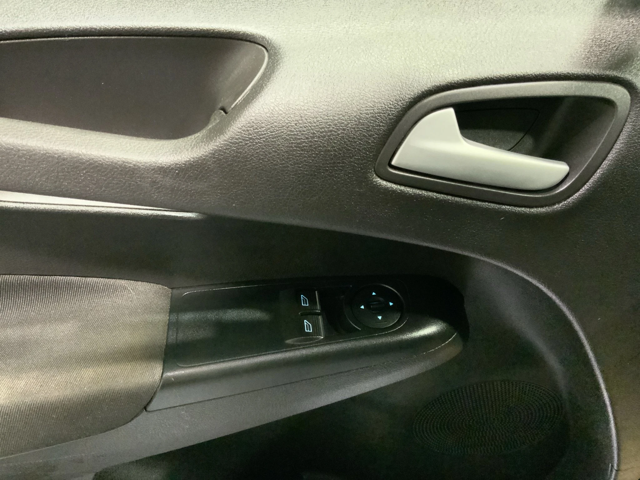 Ford-Transit Courier-image-14