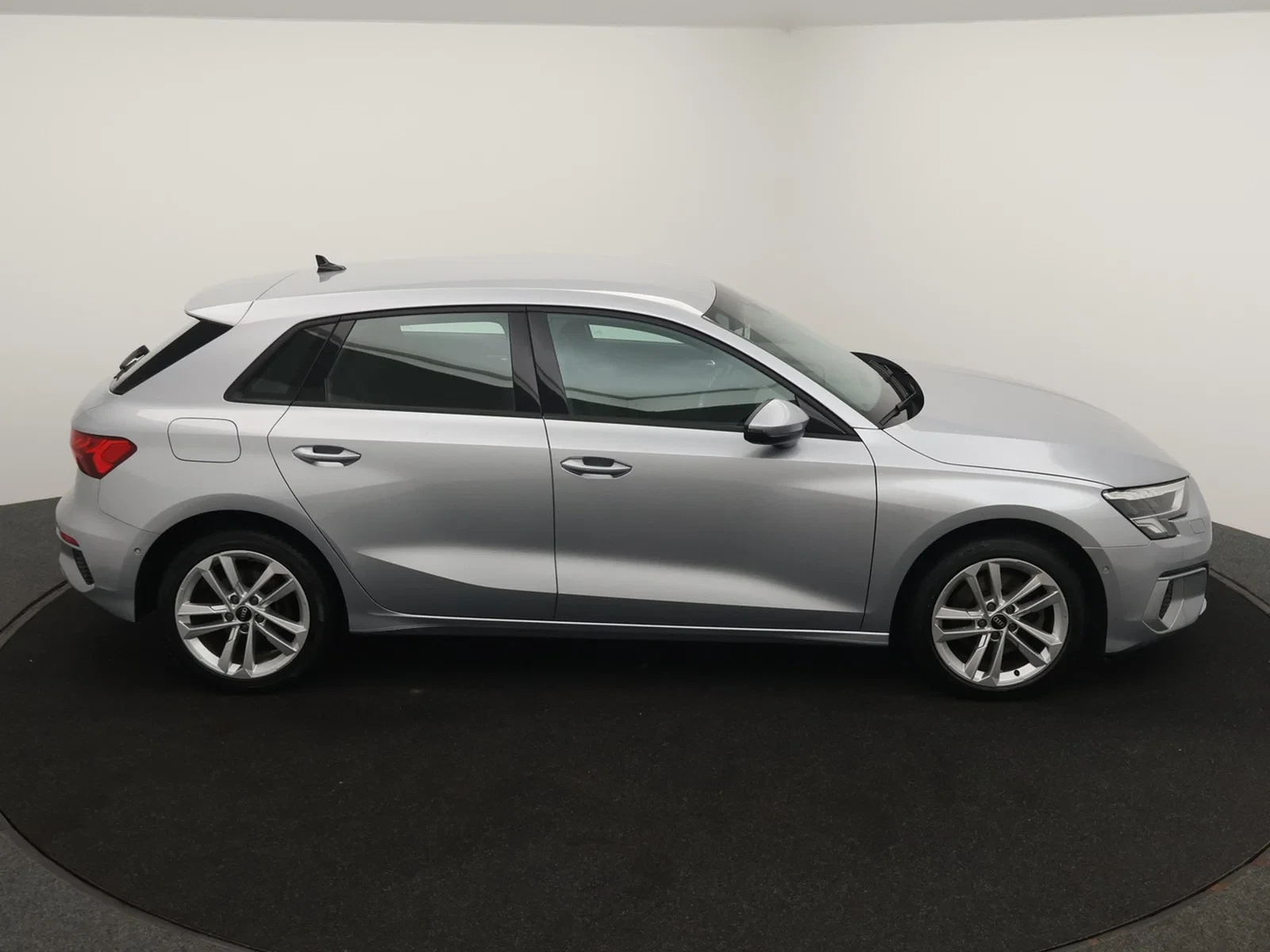 Audi A3 Sportback PHEV Audi A3 Sportback 40 TFSIe PHEV 204PK *AUTOMAAT*PDC*APP CONNECT*NAVI*FULL LED*LEDER*SPORTSEATS*DIGITAL COCKPIT*;;;