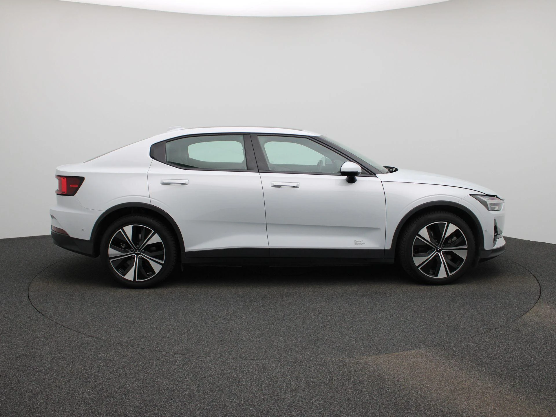 Polestar-2-image-5
