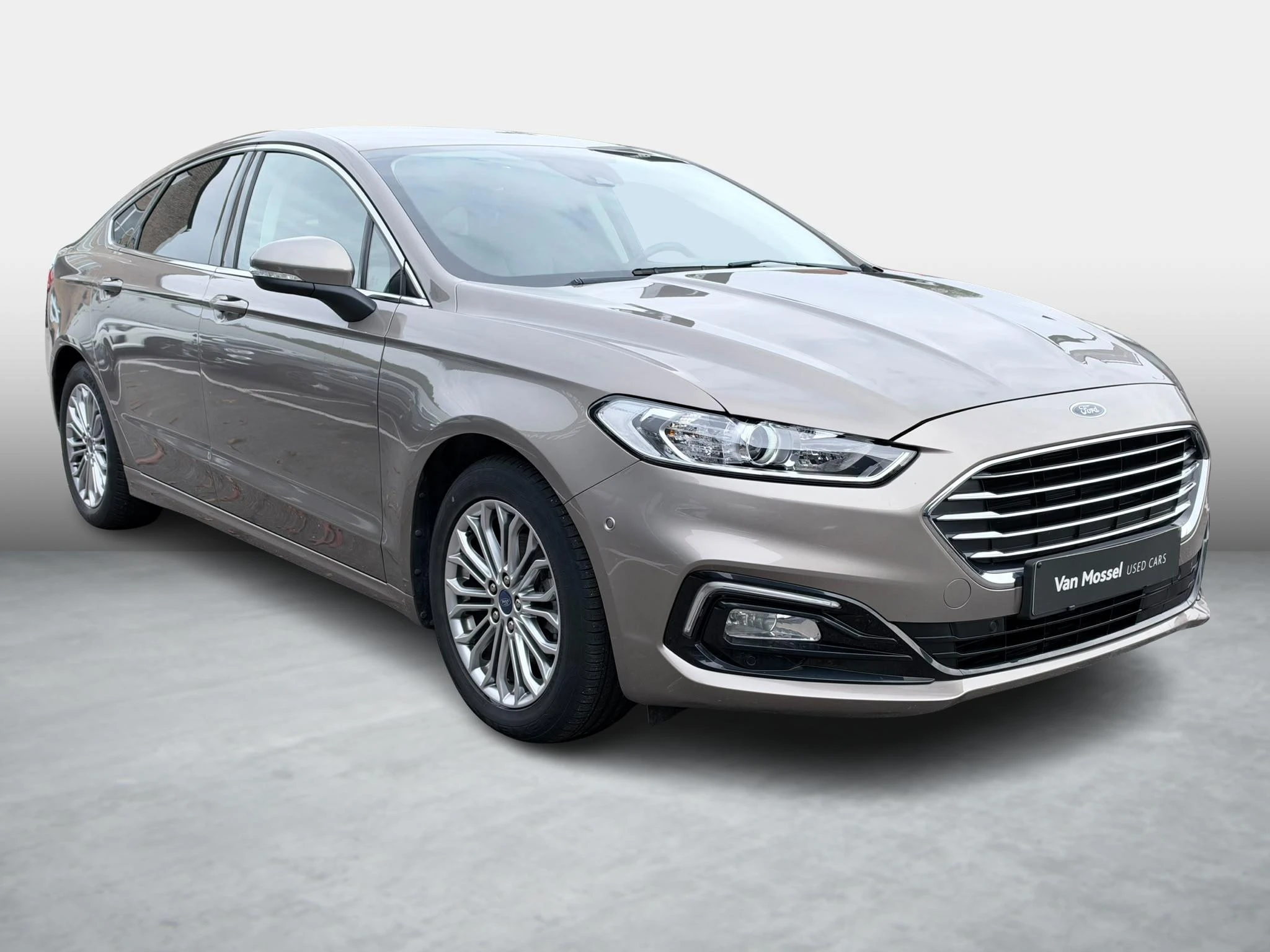 Ford-Mondeo-image-3