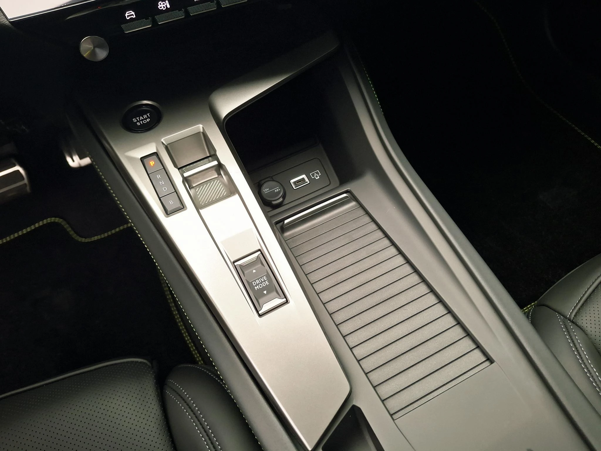 Peugeot-408-image-23