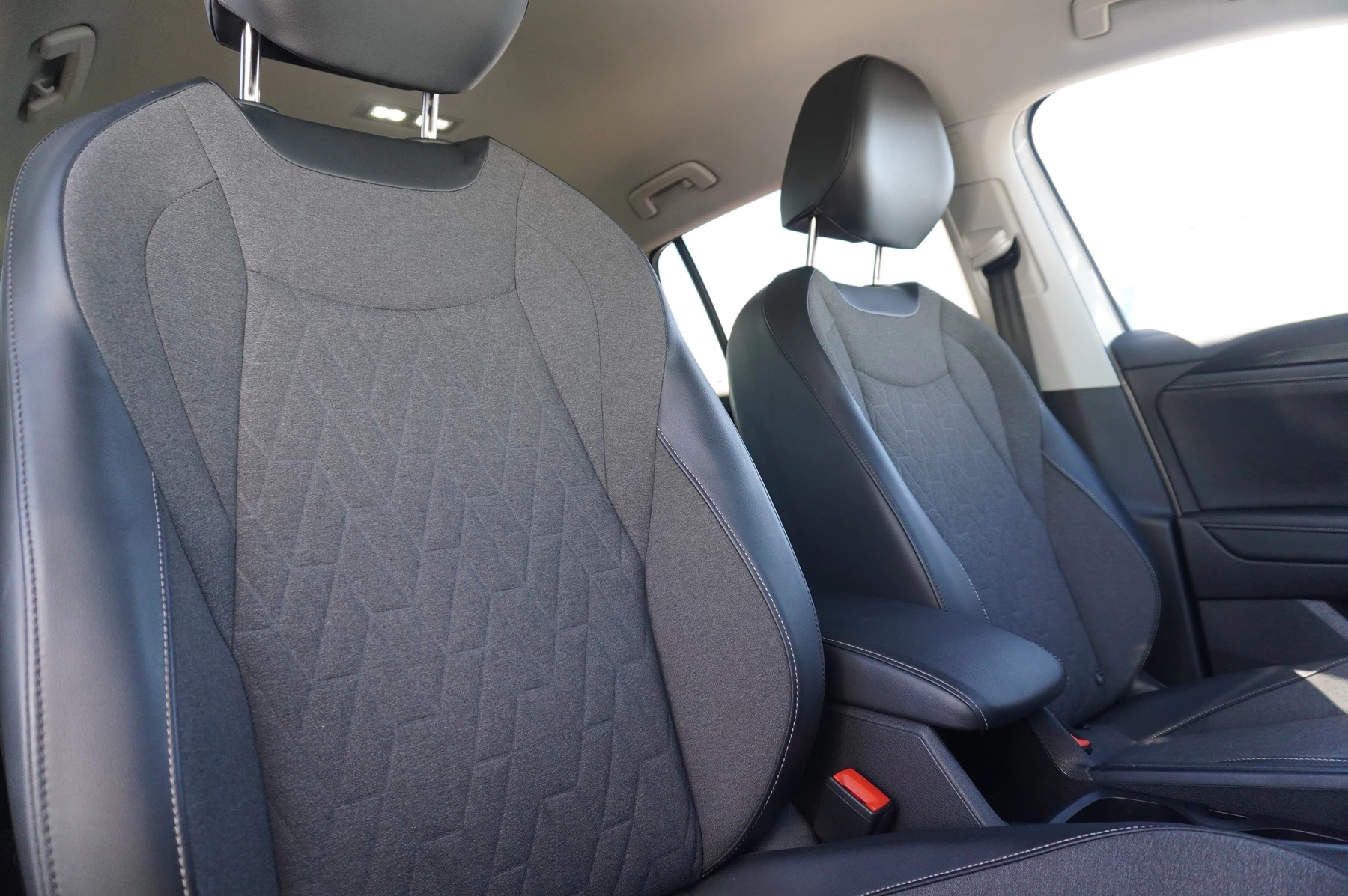 Volkswagen-Tiguan-image-13