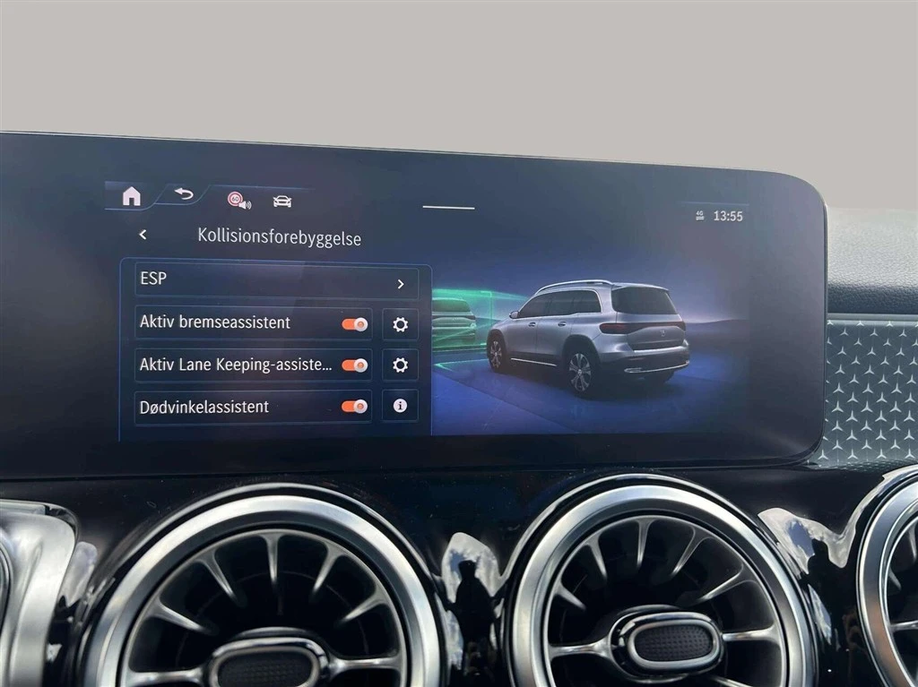 Mercedes-Benz-EQB-image-15