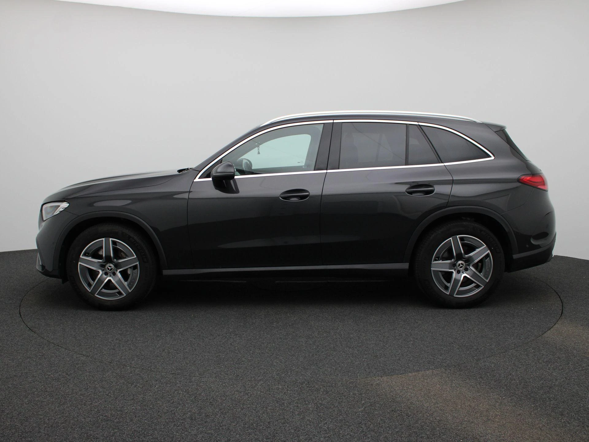 Mercedes-Benz-GLC-image-3
