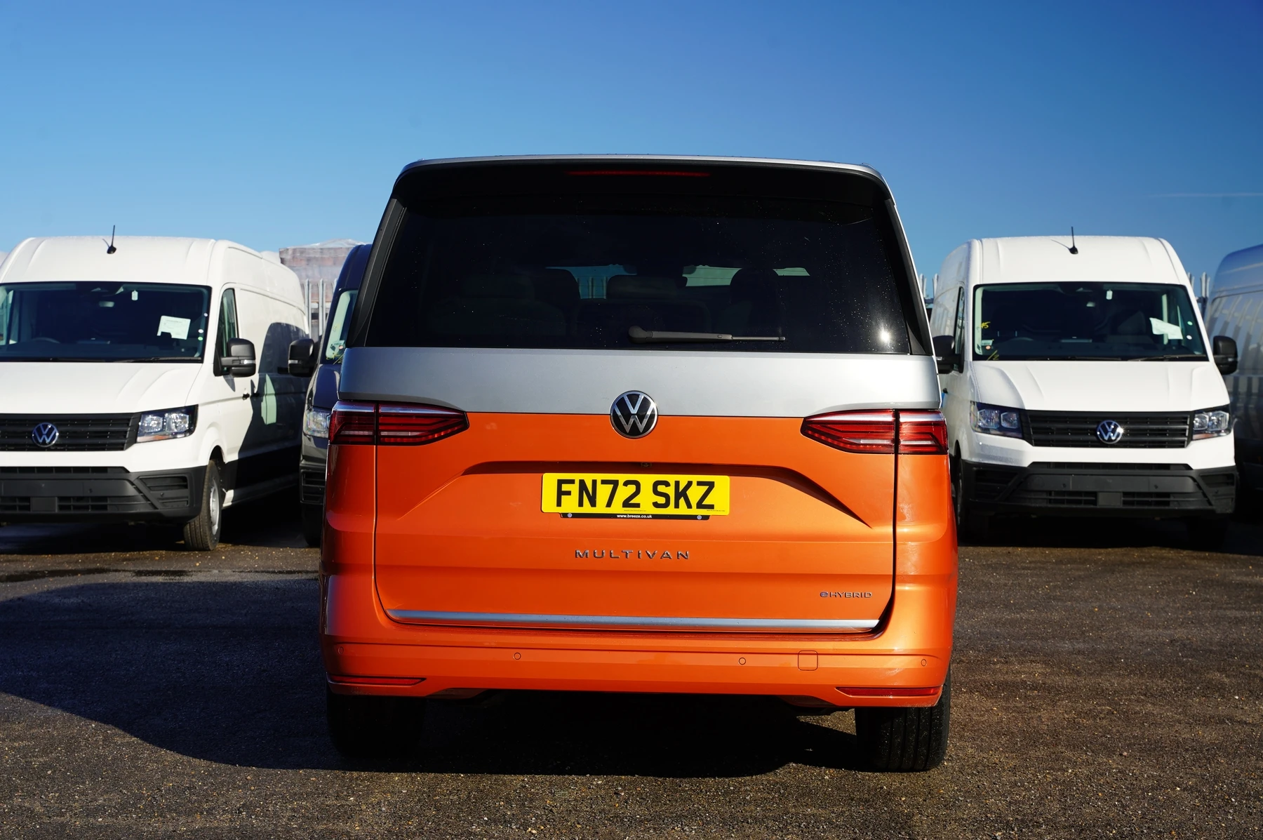 Volkswagen-Multivan-image-12