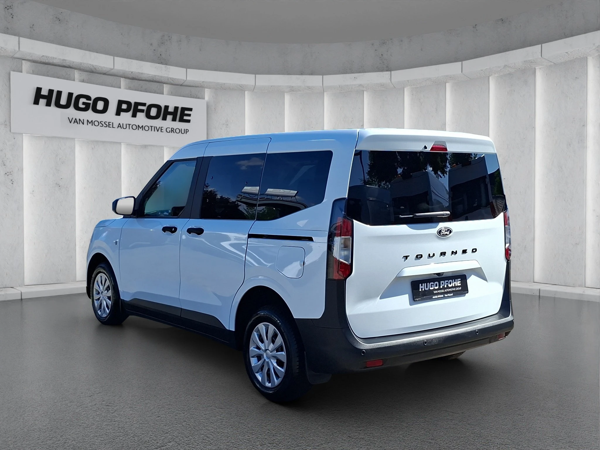 Ford-Tourneo Courier-image-2