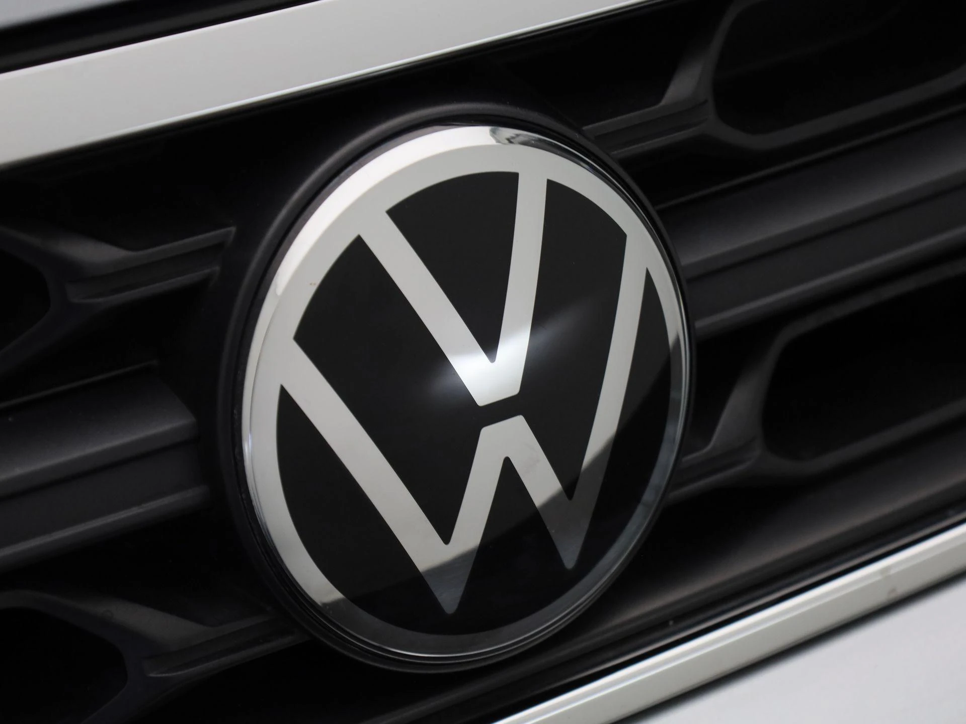 Volkswagen-T-Roc-image-30