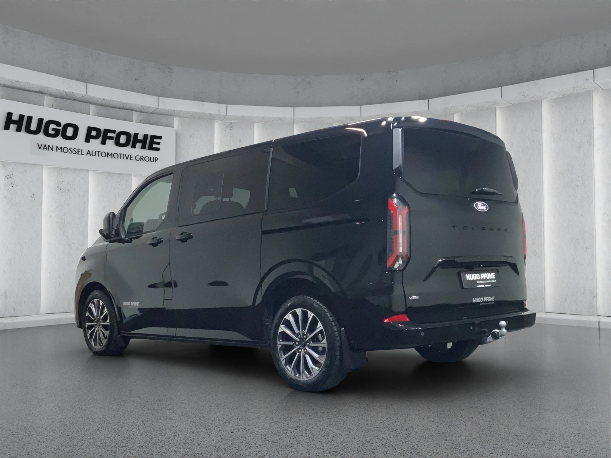 Ford-Tourneo Custom-image-2