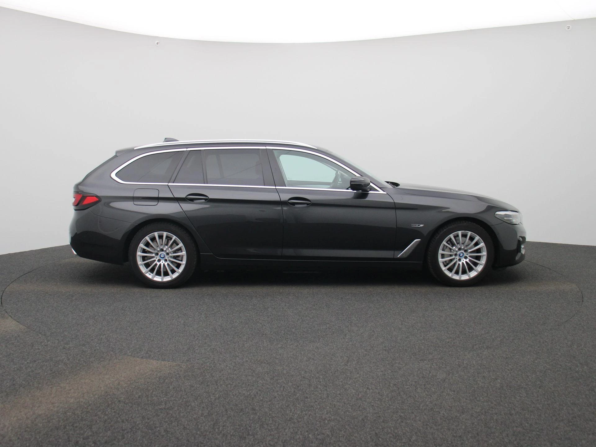 BMW-5 Serie-image-5