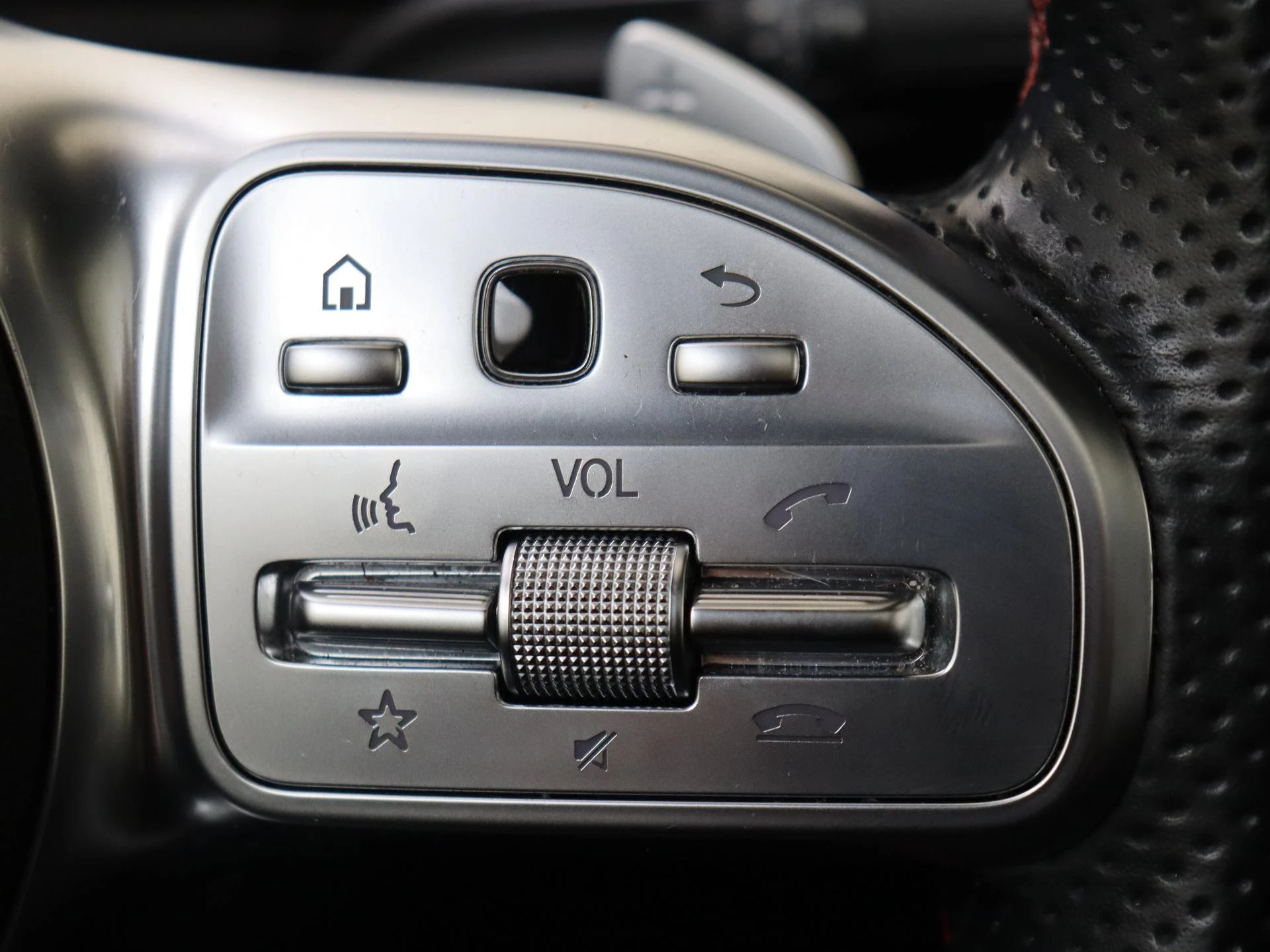Mercedes-Benz-B-Klasse-image-16