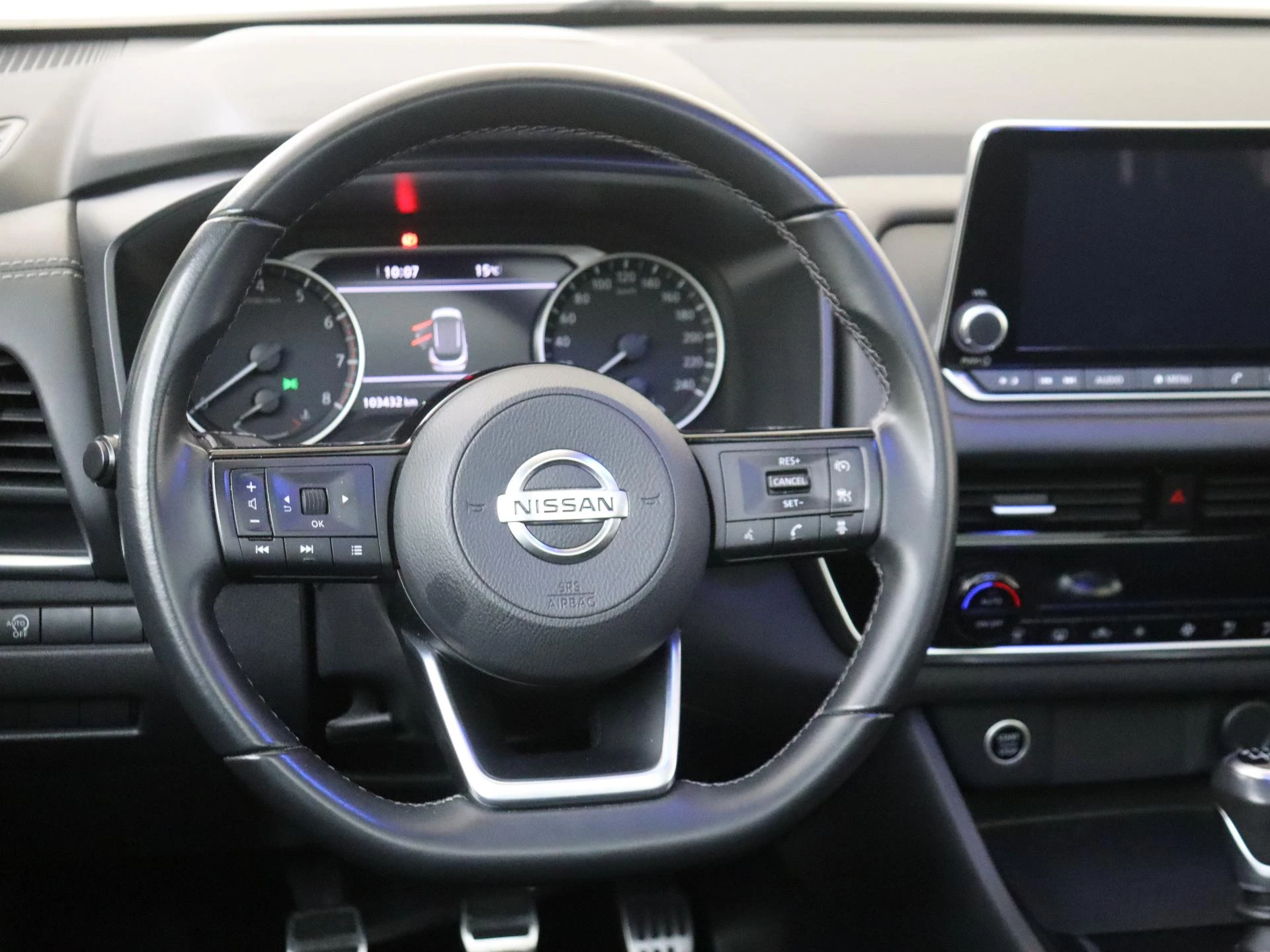 Nissan-QASHQAI-image-13