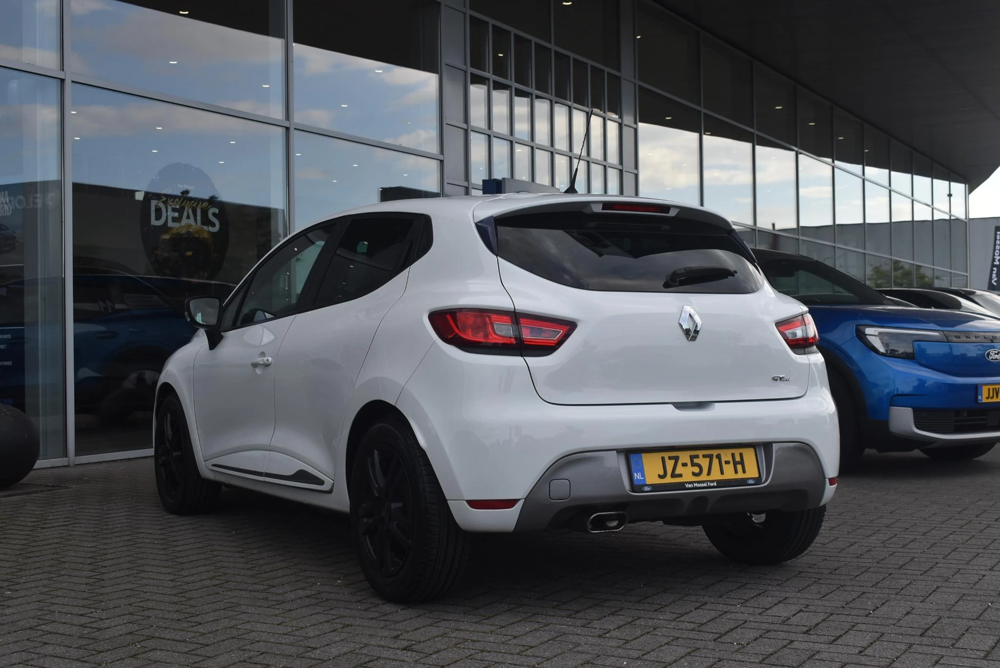 Renault-Clio-image-6