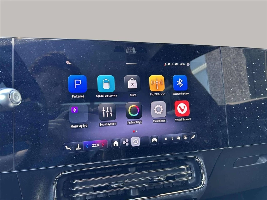 Mercedes-Benz-CLA-image-19