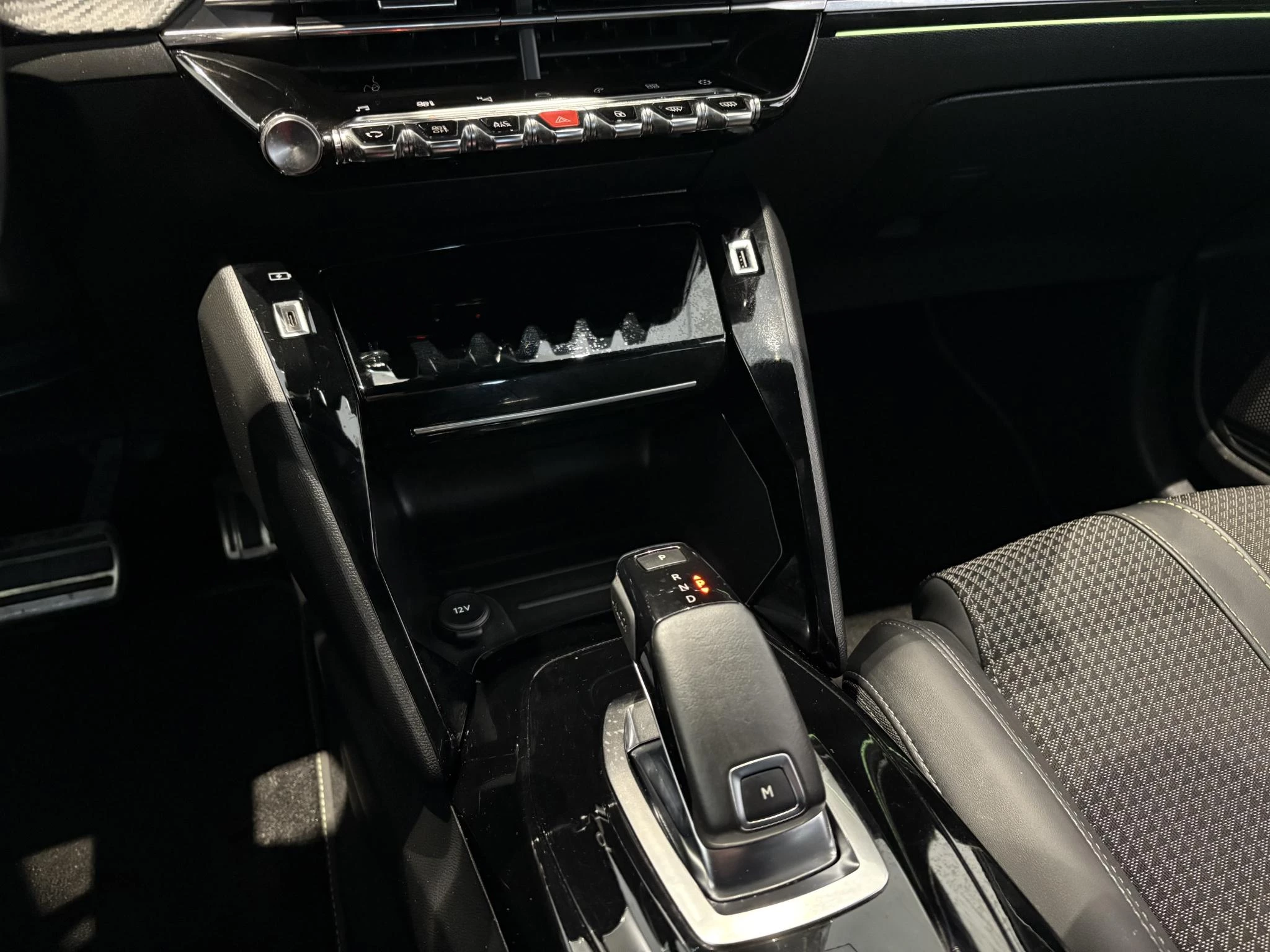 Peugeot-208-image-17