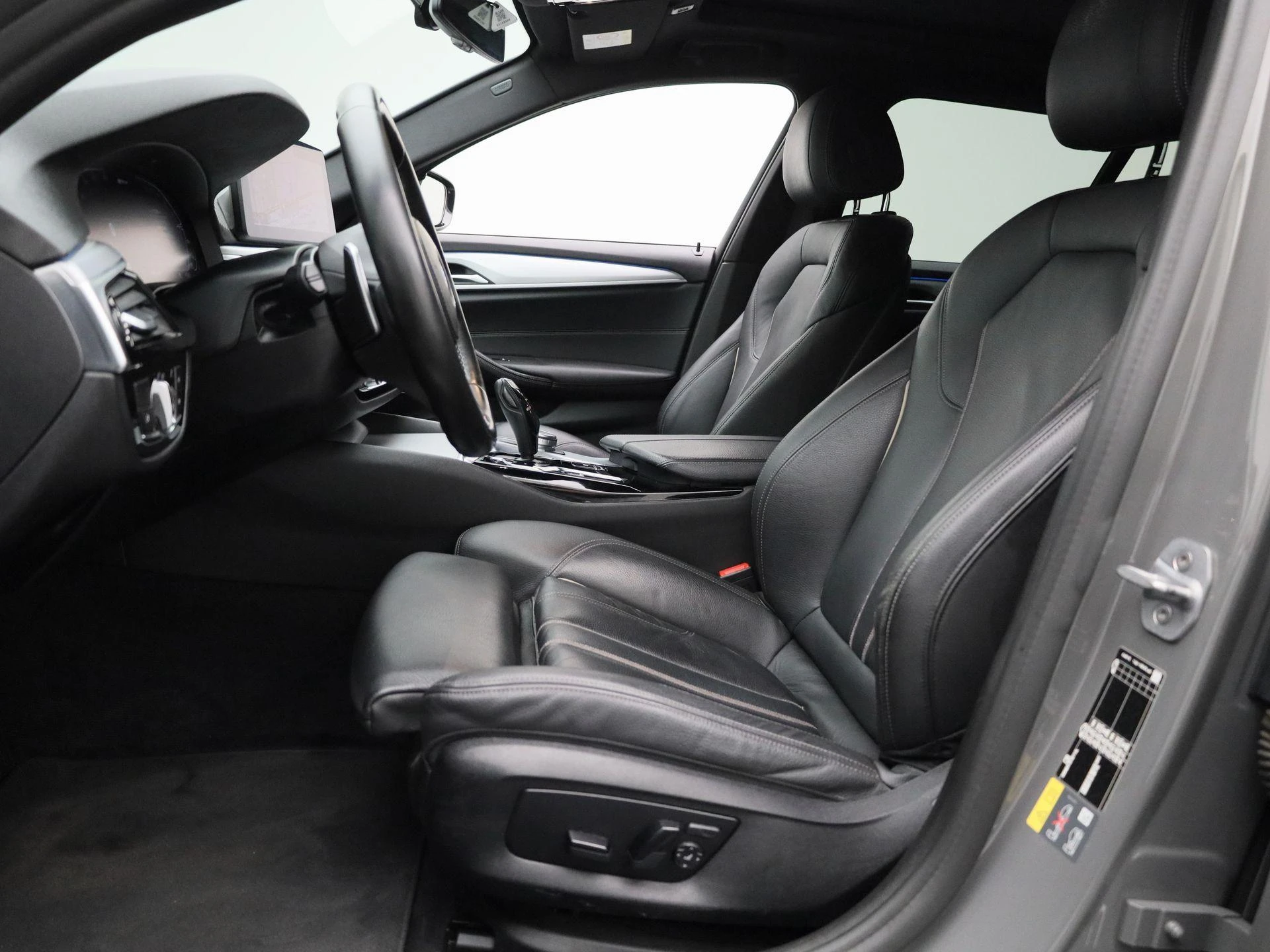 BMW-5 Serie-image-10