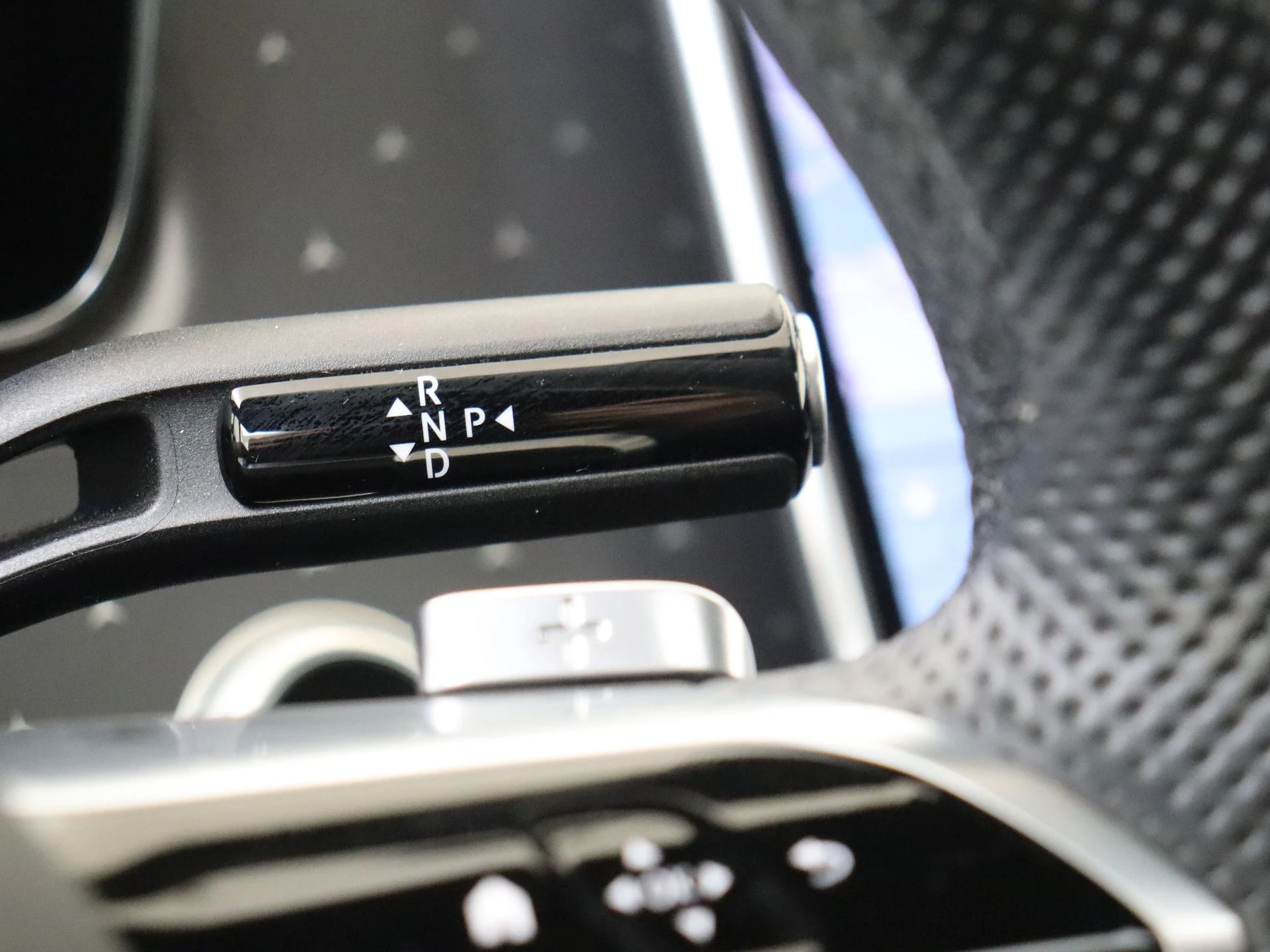 Mercedes-Benz-EQE-image-14