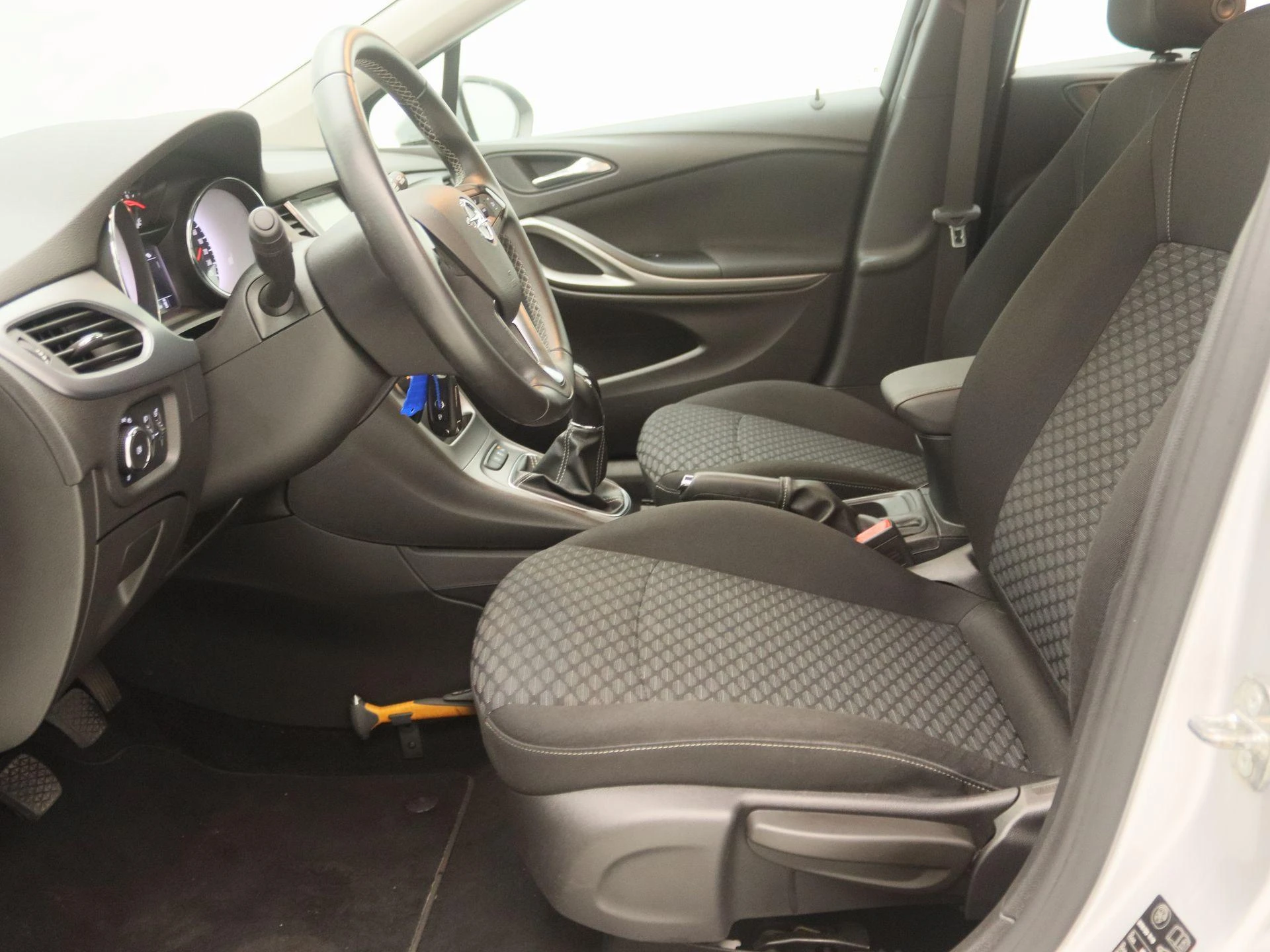 Opel-Astra-image-11