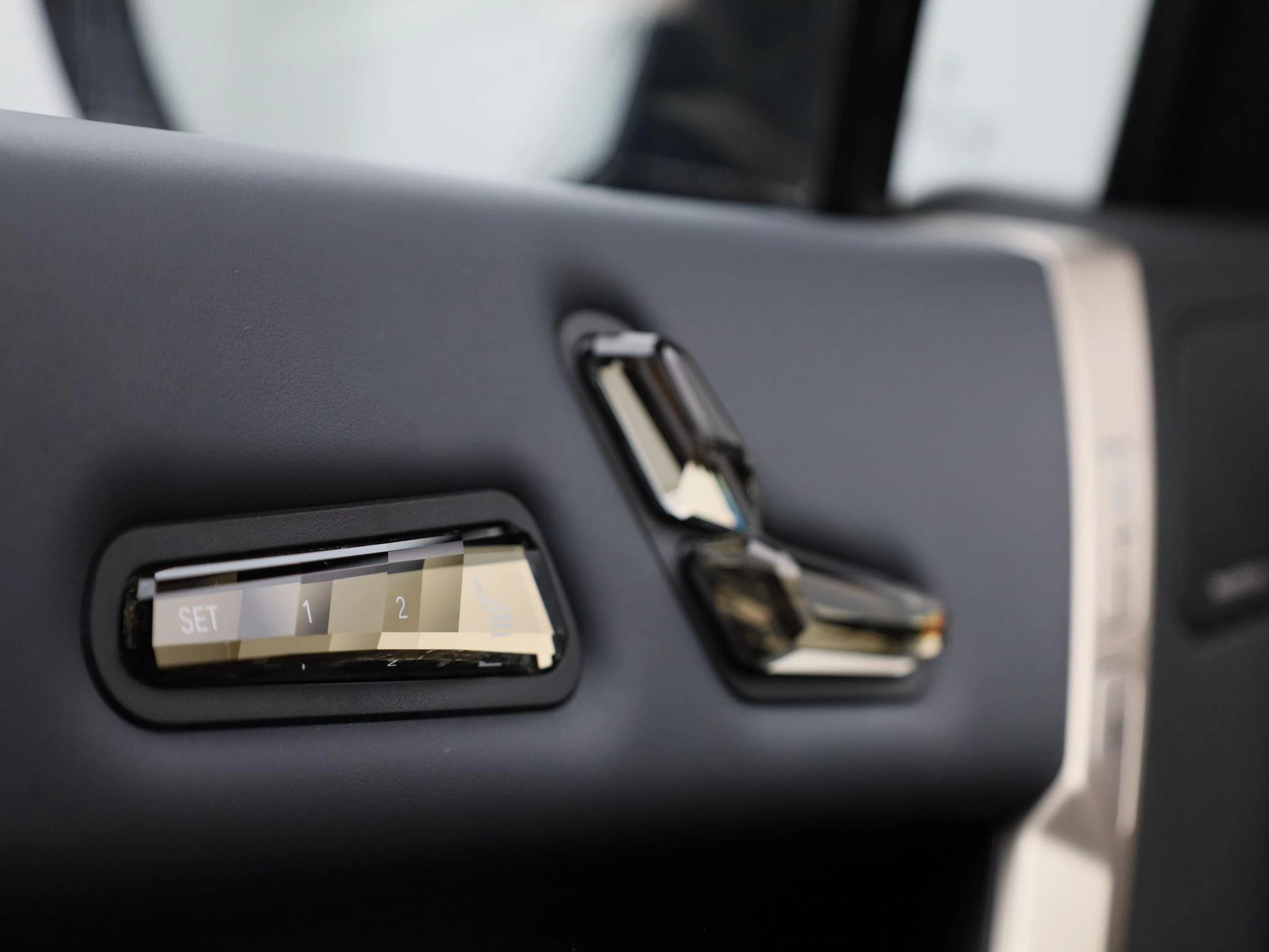 BMW-iX-image-38