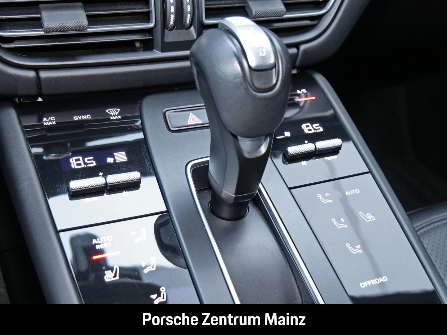 Porsche-Macan-image-23