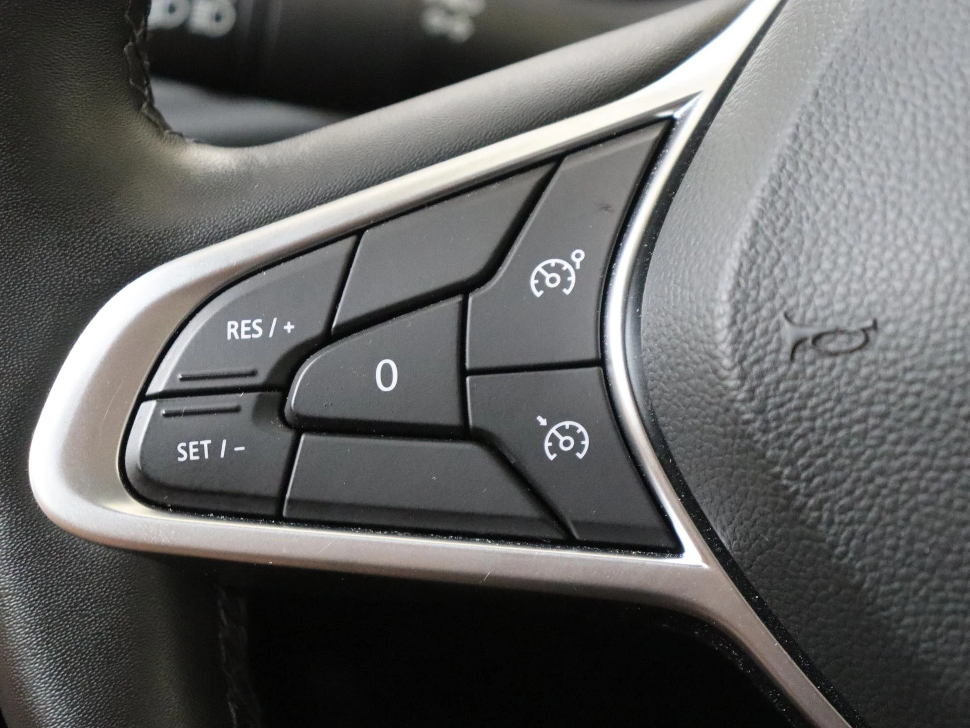Renault-Clio-image-12