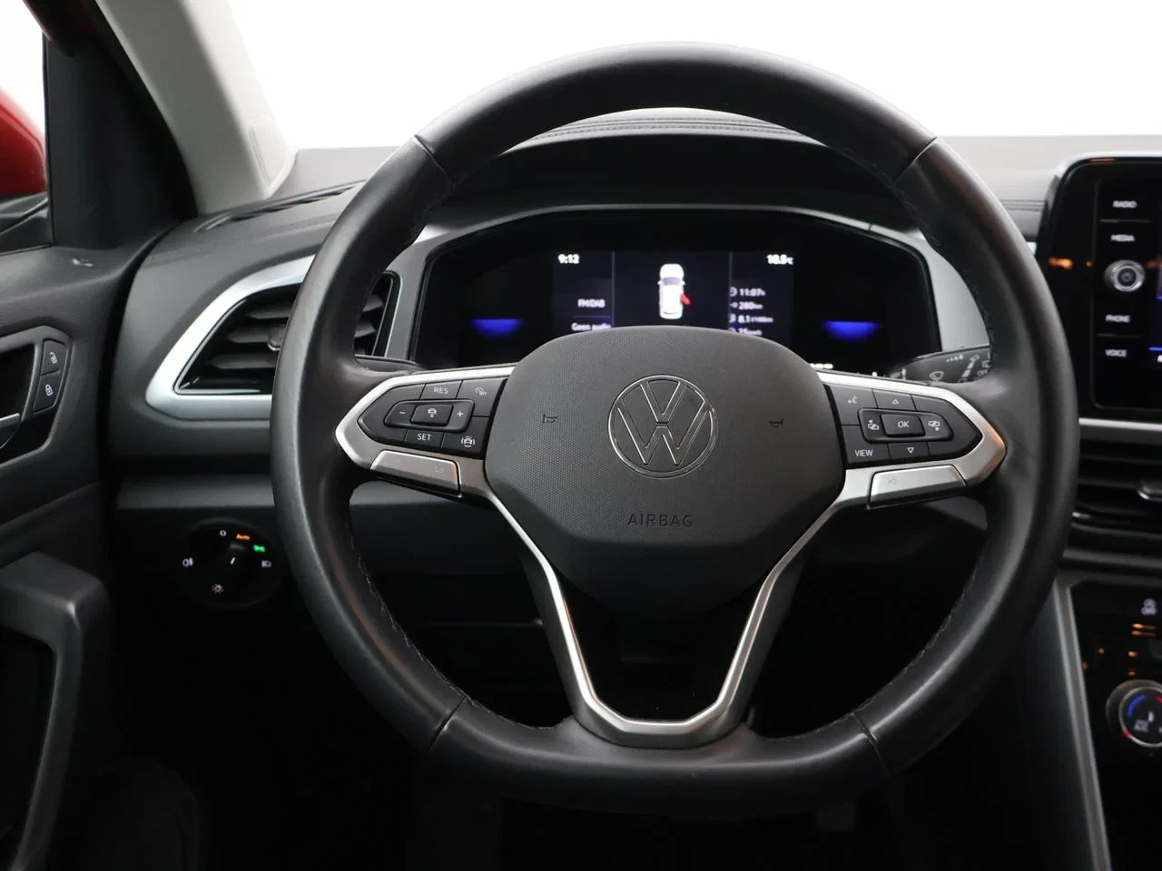 Volkswagen-T-Roc-image-10