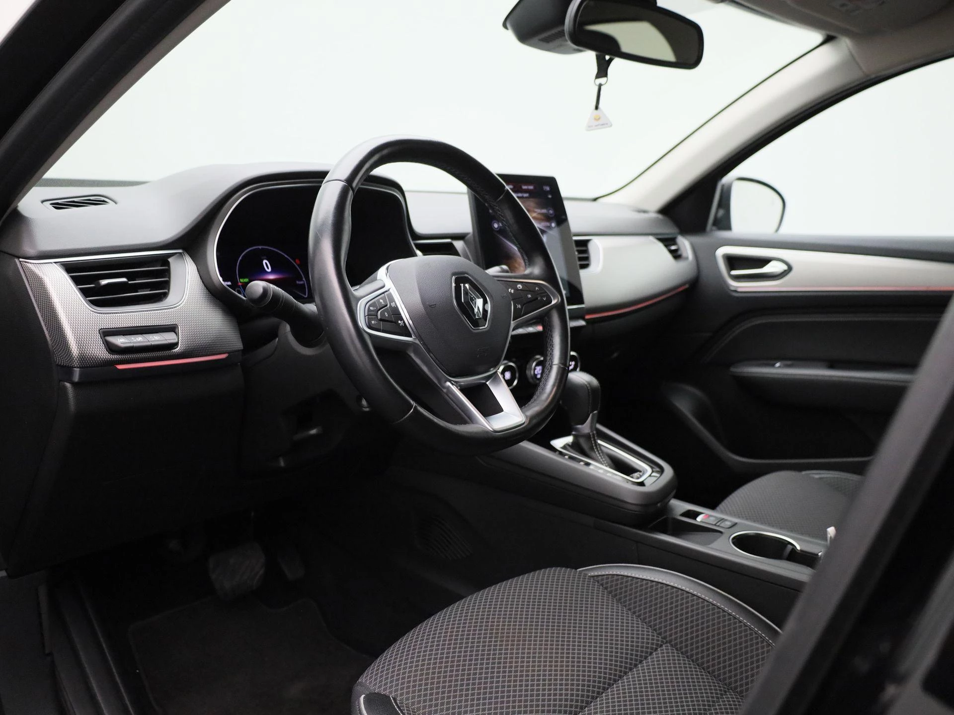 Renault-Arkana-image-30