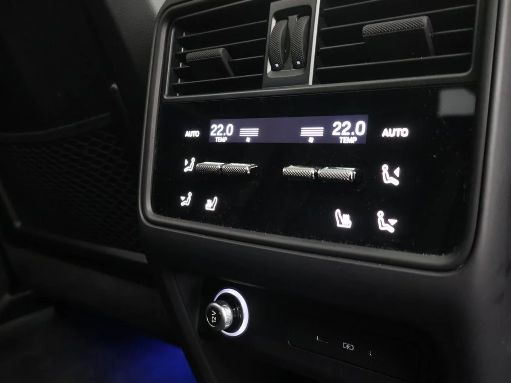 Porsche Cayenne Coupé E-Hybrid Cayenne E-Hybrid Coupé *FULL OPTION*HEAD UP*SPORT EXHAUST*SPORT CHRONO*HEATED SEATS*BLACK WHEELS*...