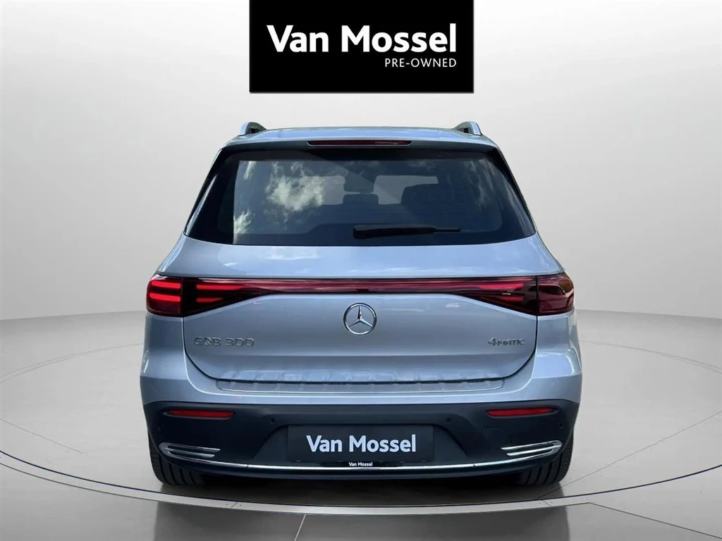 Mercedes-Benz-EQB-image-5
