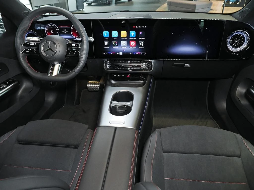 Mercedes-Benz-CLA 200-image-13