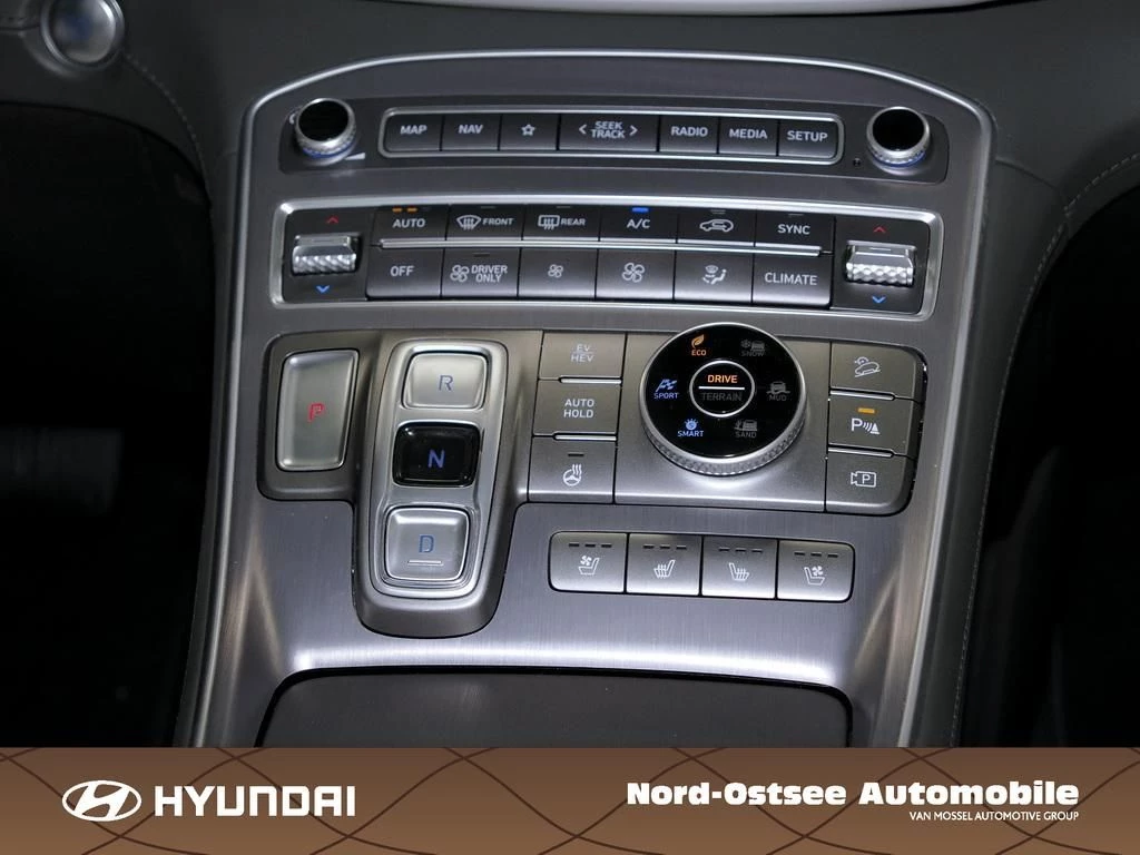 Hyundai-Santa Fe-image-12