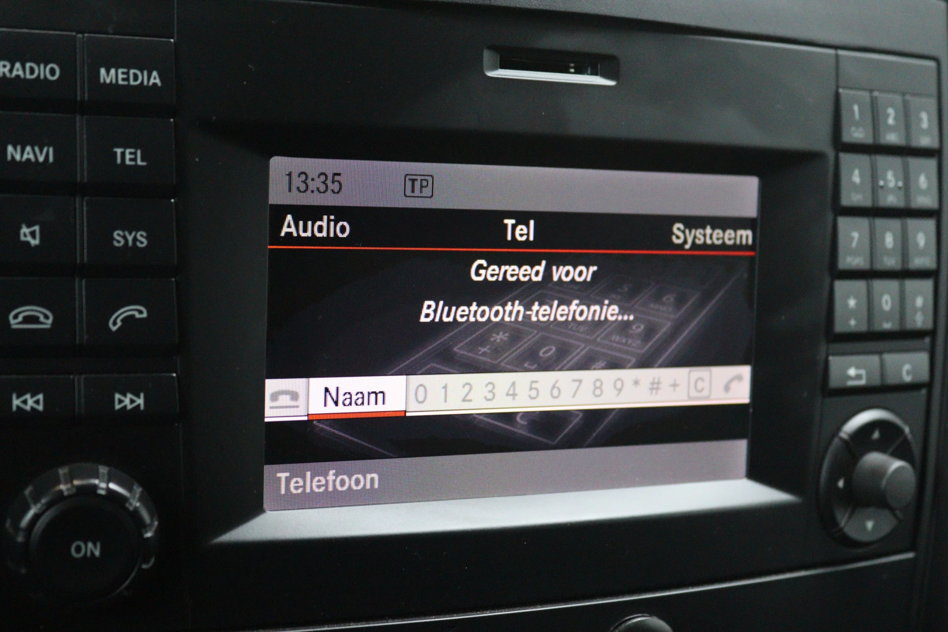 Mercedes-Benz-Vito-image-9